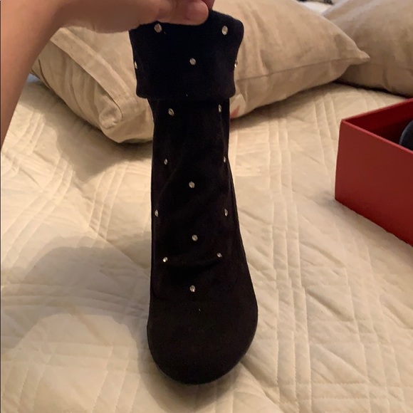 Boots - Picture 5 of 7